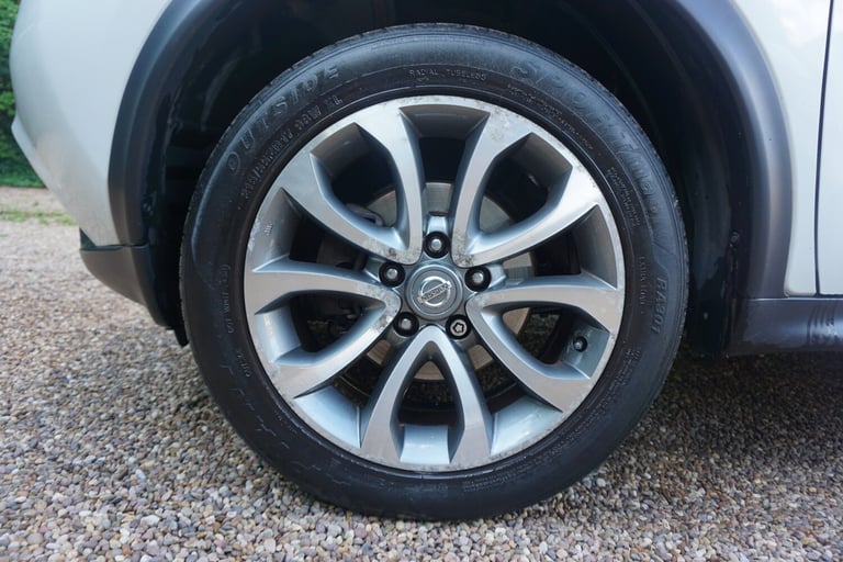 2017 Nissan Juke 1.2 DiG-T Tekna 5dr HATCHBACK Petrol Manual - Image 14