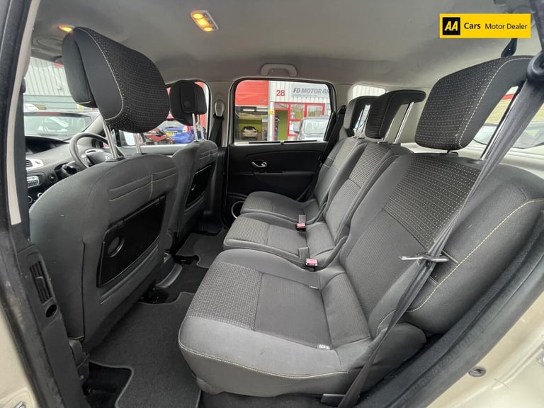 2010 Renault Scenic 1.5 dCi Dynamique TomTom MPV 5dr Diesel Manual Euro 4 (106 ps) MPV Diesel Manual