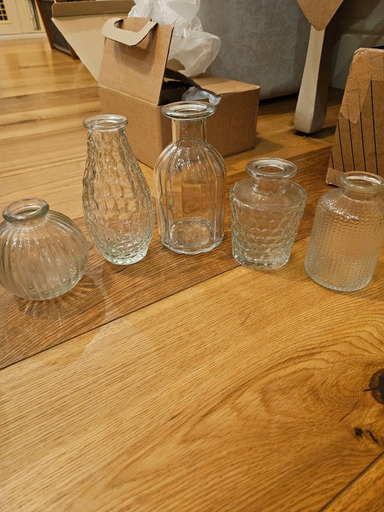 image for 67 bud vases