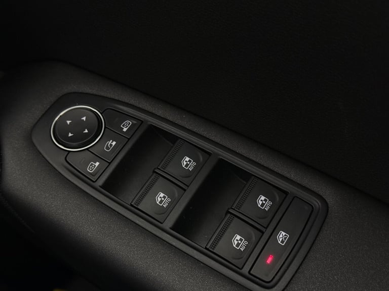 2021 Renault Captur 1.3 TCe Iconic EDC Euro 6 (s/s) 5dr HATCHBACK Petrol Automatic