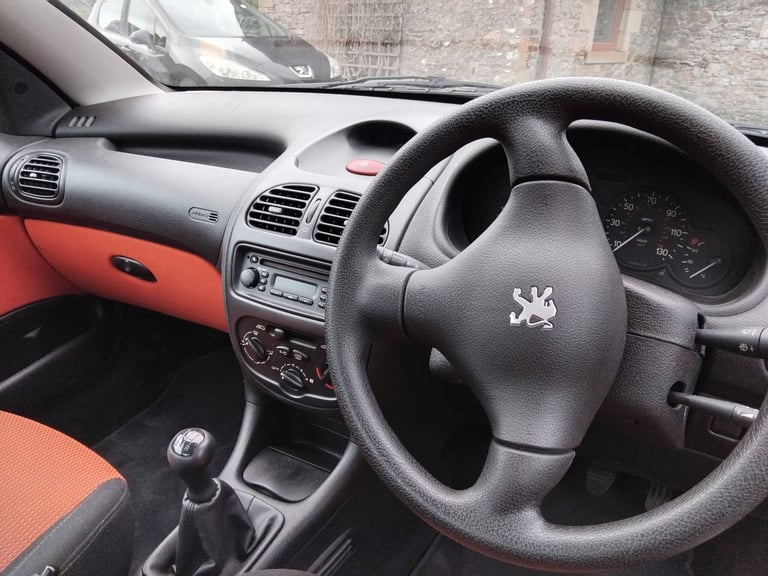 Peugeot, 206, Convertible, 2001, Manual, 1587 (cc),2 doors - Image 5