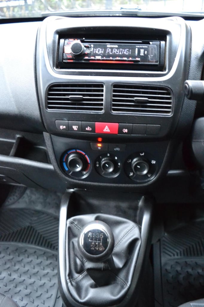 2017 Vauxhall Combo COMBI,PANEL,CREW VAN 5 SEATS,2300 CDTI