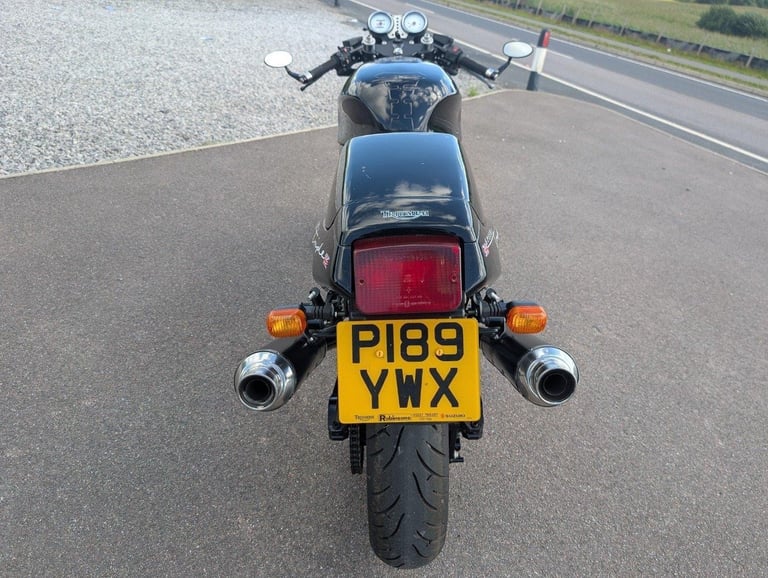 TRIUMPH SPEED TRIPLE 750