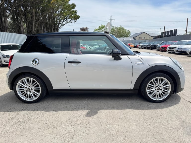 2014 MINI Cooper 2.0 PETROL AUTO Hatchback Petrol Semi Automatic