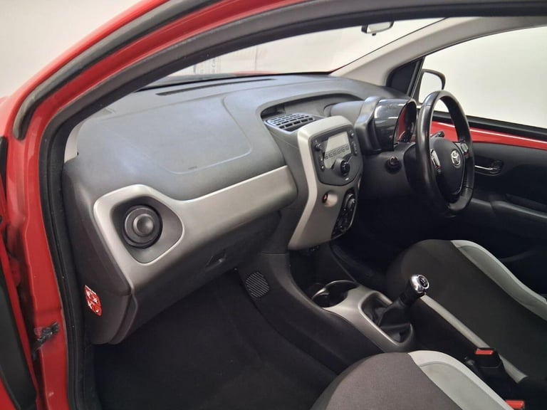 2017 Toyota AYGO 1.0 VVT-i x-play Hatchback 5dr Petrol Manual Euro 6 (68 ps) HATCHBACK Petrol Manual