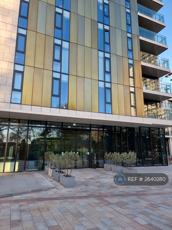 Studio flat in One The Elephant, London, SE1 (#2640280)