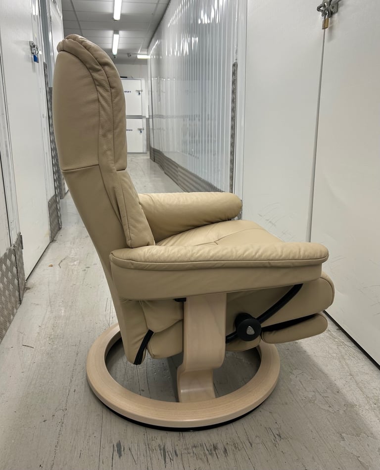 Ekornes Stressless Mayfair Large Size Beige Leather Power Recliner 2021