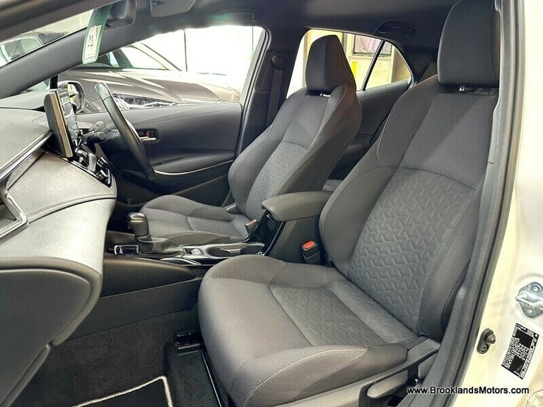 Toyota Corolla ICON TECH [SAT NAV, HEATED SEATS &amp; REVERSE CAMERA]