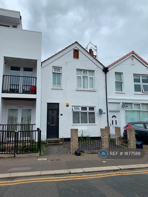 1 bedroom flat in Glendale Gardens, Leigh On Sea, SS9 (1 bed) (#1877588)