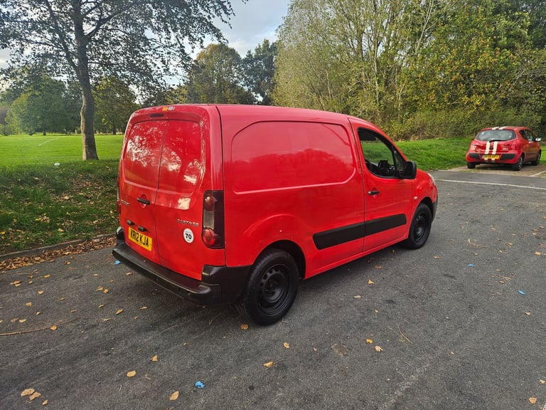 Peugeot partner 1.6hdi economy model van 1OWNER FULL SERVICE HISTORY LOW MILES 