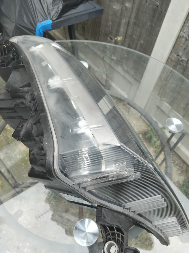 2022 vw crafter n/s headlight 