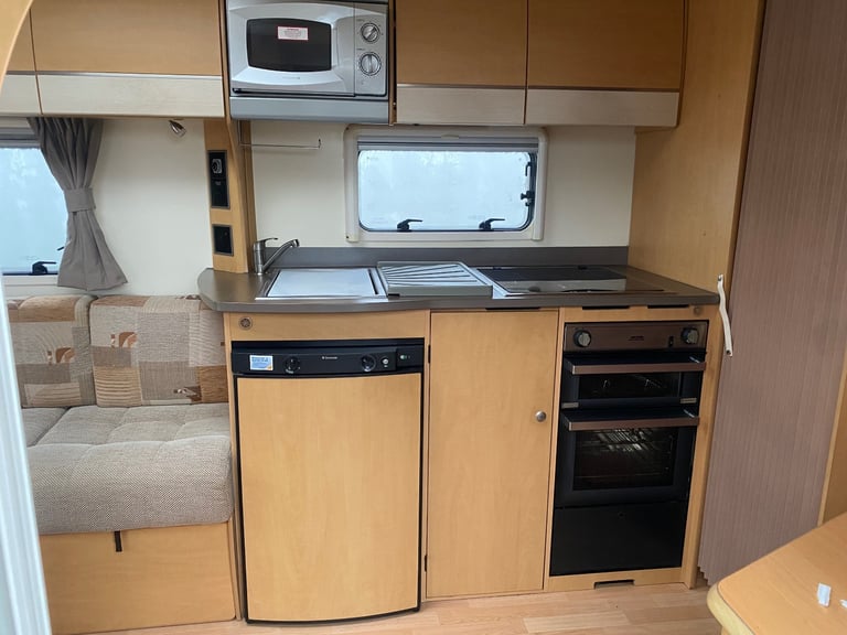 Baileys Pegasus 534 4 berth 2011 fixed bed end bathroom motor mover nice van 