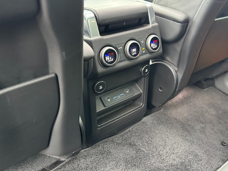 2020 Land Rover Discovery 2.0 SD4 HSE Luxury SUV 5dr Diesel Auto 4WD Euro 6 (s/s) (240 ps) ESTATE...