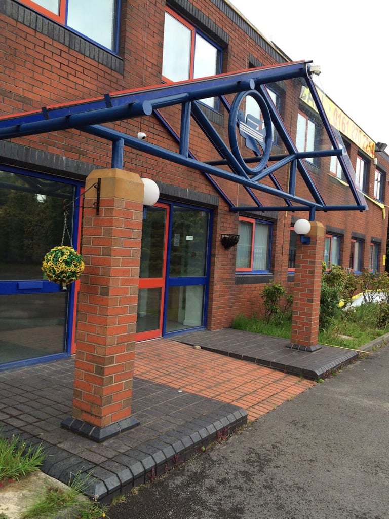 image for Supreme Business Park to Let Warehouse Light Industrial, Offices in Levenshulme Manchester M19 3JP
