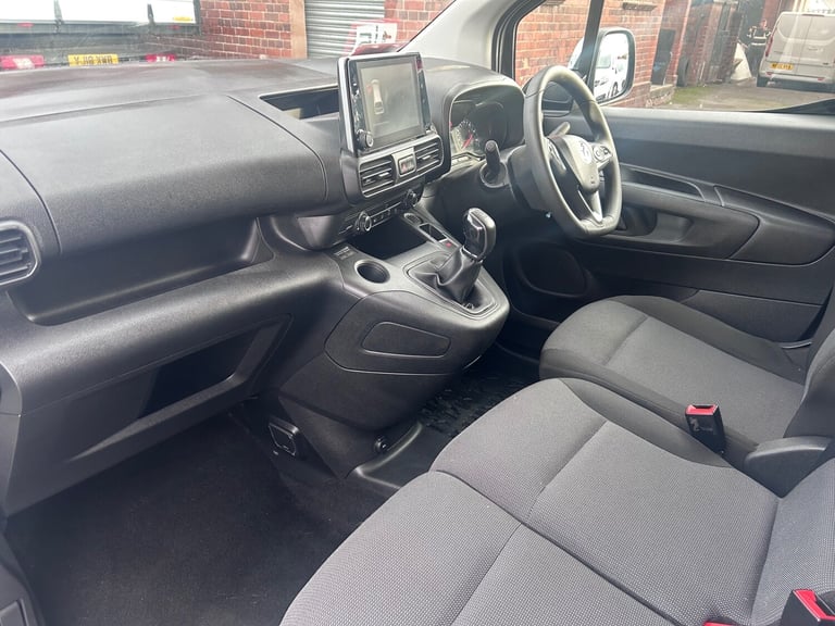 2021 Vauxhall Combo 2300 1.5 Turbo D 100ps H1 Sportive Van PANEL VAN Diesel Manual