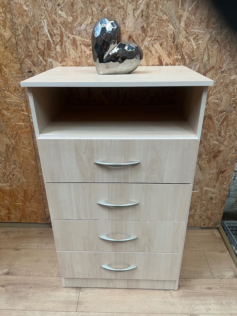 Tallboy chest of drawers 