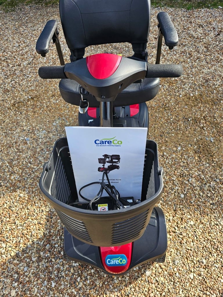 CARECO ZOOM - 4MPH PORTABLE CARBOOT MOBILITY SCOOTER