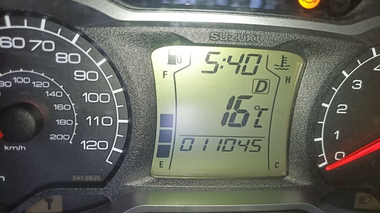 Suzuki, BURGMAN, 2014, 638 (cc)
