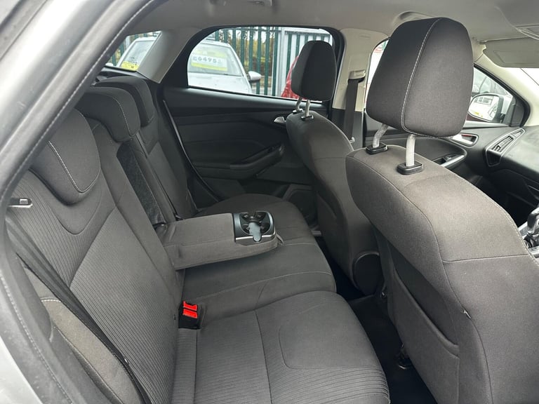 2013 Ford Focus 1.6 125 Titanium 5dr Powershift HATCHBACK PETROL Automatic