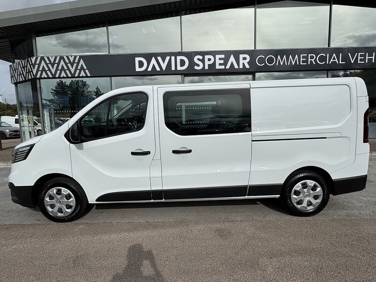 2025 Renault Trafic 130ps LL30 130 Advance 6 Seat with Air Con, Cruise, Rear Sensors &amp; Delive...
