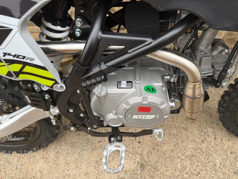 10TEN 140R 140CC 17/14  YOUTHS DIRT BIKE NEW