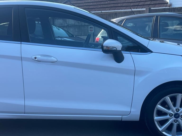 2016 Ford Fiesta 1.0T EcoBoost Titanium Hatchback 5dr Petrol Powershift Euro 6 (100 ps) Hatchback...