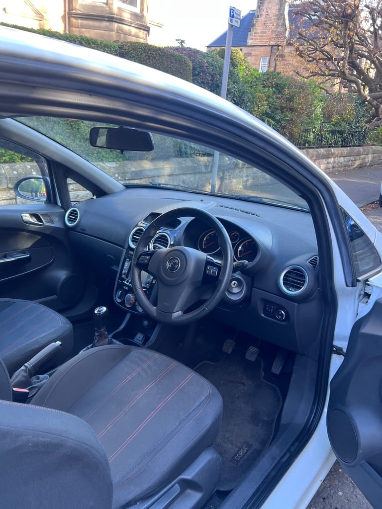 Corsa 2015 1.2 petrol long mot low miles 