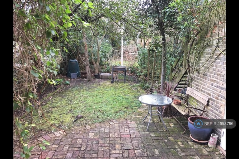 2 bedroom flat in Fountayne Road, London, N16 (2 bed) (#2658766)