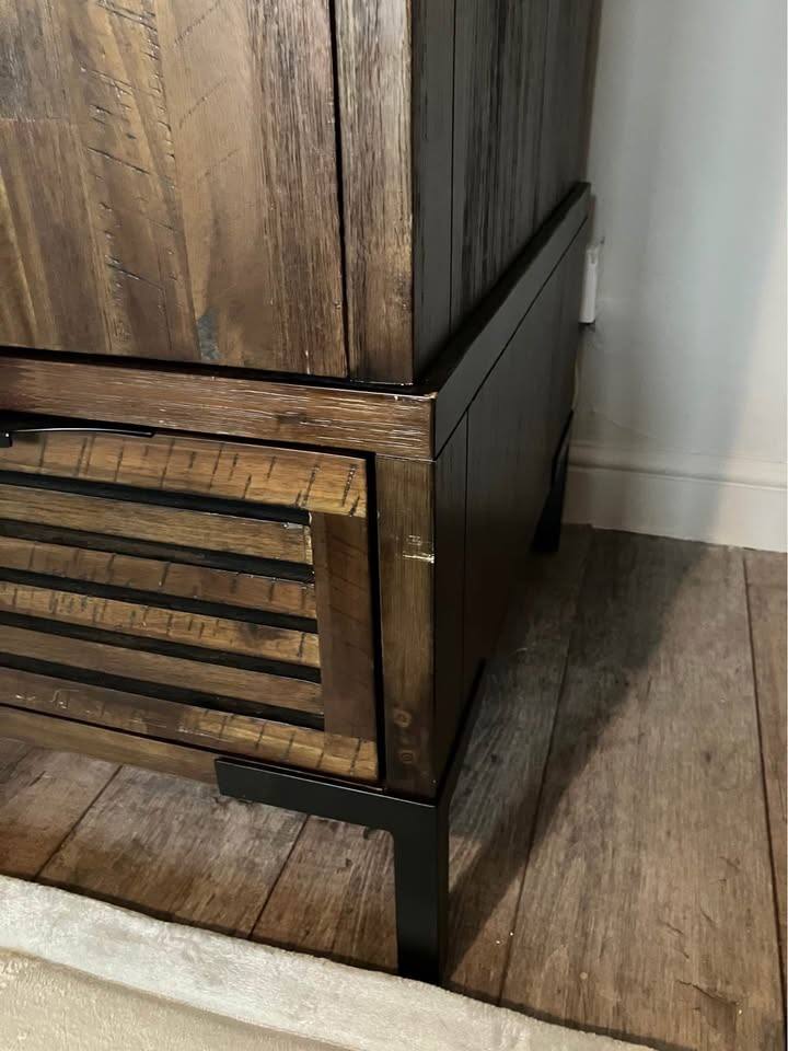 image for £225 Oak Furnitureland Wardrobe Hardwood EXCELLENT CONDITION - LINCOLN LN2 - NEED GONE