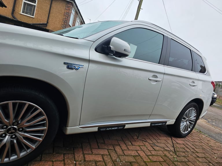 Mitsubishi, OUTLANDER, Estate, 2019, Other, 2360 (cc), 5 doors