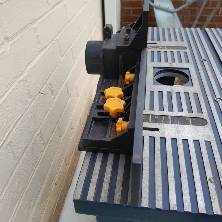 Erbauer 2100W Router & Table