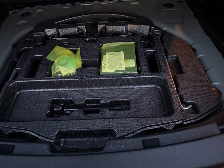 2022 Toyota Corolla TOURING ESTATE GX SILVER 1.8L PETROL HYBRID ELECTRIC AUTOMATIC 5 SEATER Estat...