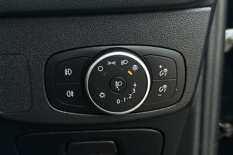  Ford Focus 1.0t Ecoboost Zetec Hatchback 5dr Petrol Manual Euro 6 s/s 100 Ps