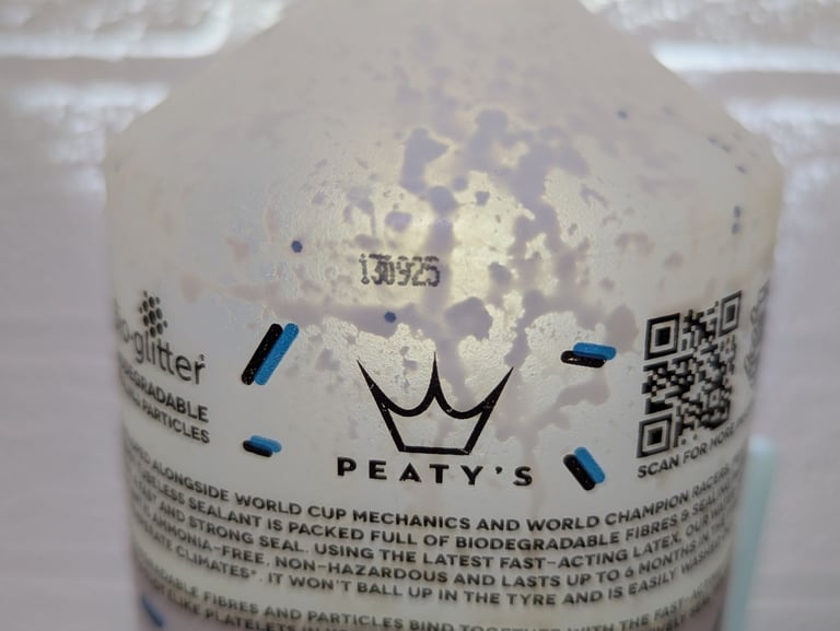 800ml of Premium Peaty's Holeshot Biofibre Tubeless Bicycle Sealant / FREE LOCAL DELIVERY