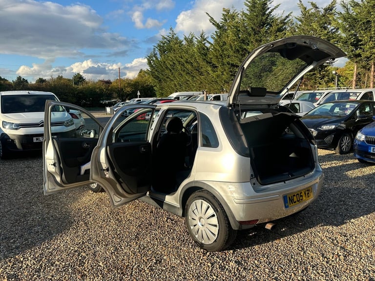 2005 Vauxhall Corsa 1.4i 16v Design 5dr (a/c) HATCHBACK Petrol Automatic