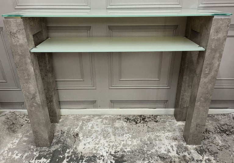 Ex-Display Console Table And Matching Lamp/Side Table