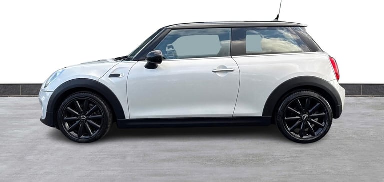 2014 MINI Hatch 1.5 Cooper D 3dr ++ CHILI PK / MEDIA XL / BLACK PK / 20 TAX / ULEZ ++ HATCHBACK D...