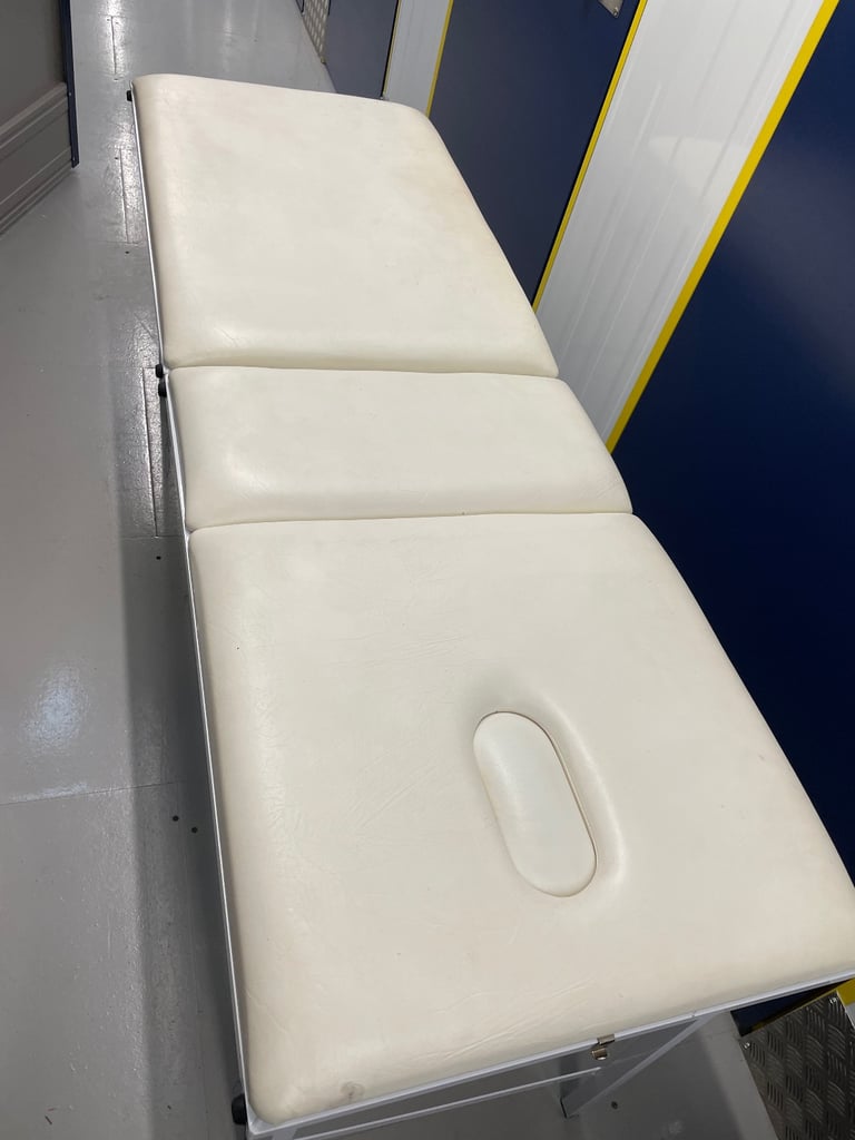 Beauty/massage beds