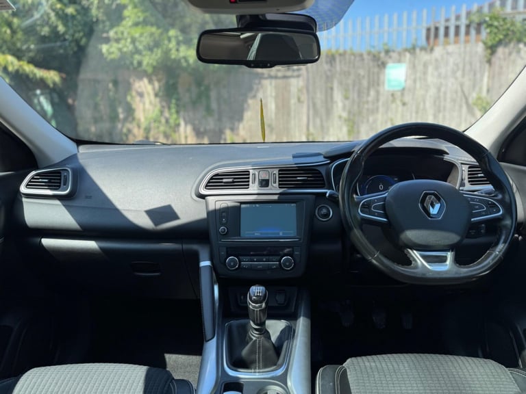 2017 Renault Kadjar 1.2 TCe Signature Nav Euro 6 (s/s) 5dr HATCHBACK Petrol Manual