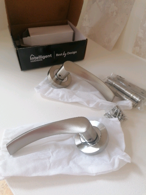 Brushed chrome internal door handle sets with hinges and Latches 10 Av