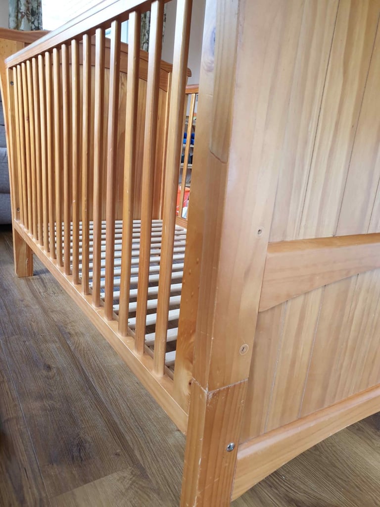 Cot bed, convertible