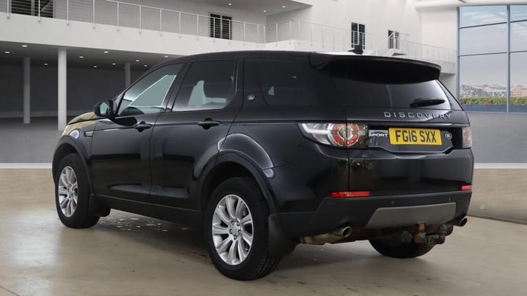 2016 Land Rover Discovery Sport 2.0 TD4 SE Tech SUV 5dr Diesel Auto 4WD Euro 6 (s/s) (180 ps) SUV...