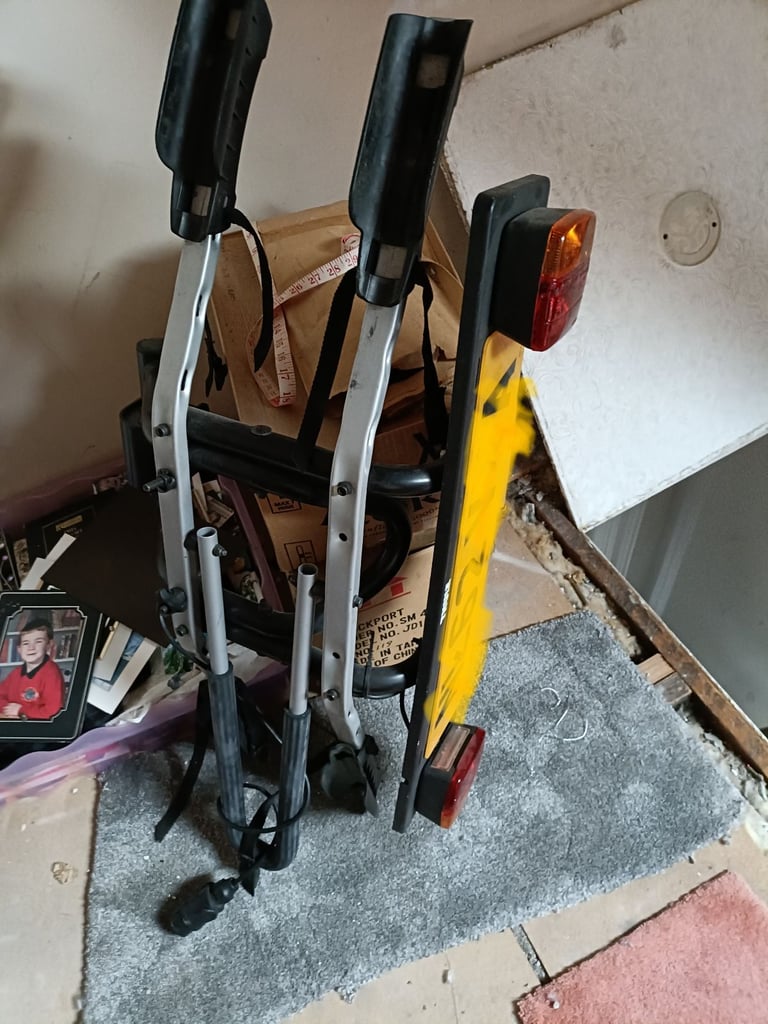 Towbar bike carrier 