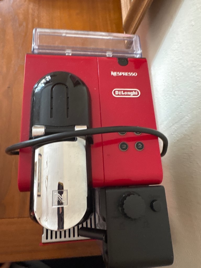 Nespresso De Longhi Machine