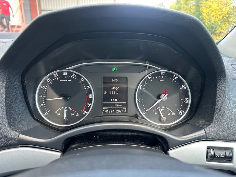 Skoda, OCTAVIA, Hatchback, 2011, Manual, 1598 (cc), 5 doors