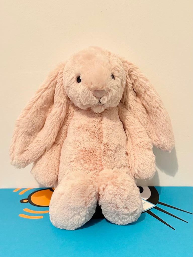 BNWT Jellycat Bashful Blush Bunny Medium 