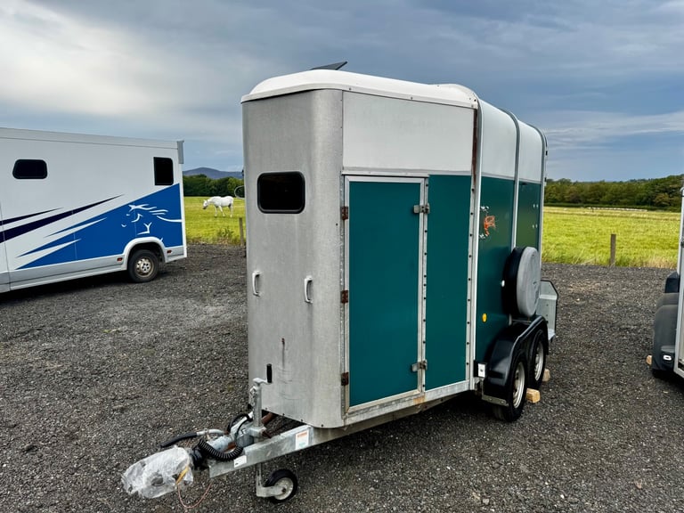 image for Ifor Williams HB505R horse trailer