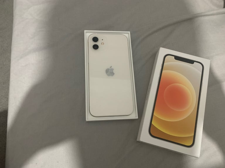 APPLE IPHONE 12 64GB UNLOCKED GOOD CONDITION 