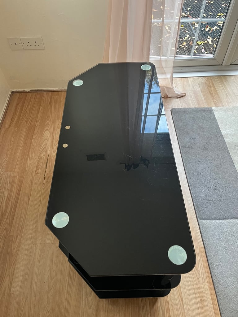 Tv table