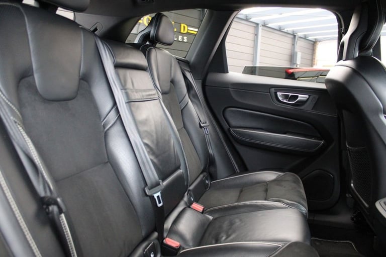 2018 Volvo XC60 2.0 D4 R DESIGN 5dr AWD Geartronic ESTATE DIESEL Automatic